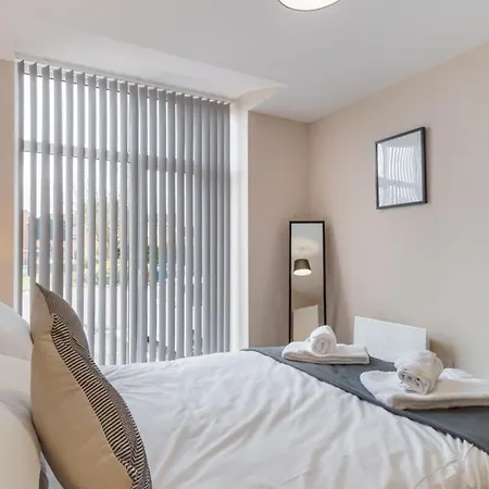 Modern 1 Bedroom - Sleeps 2