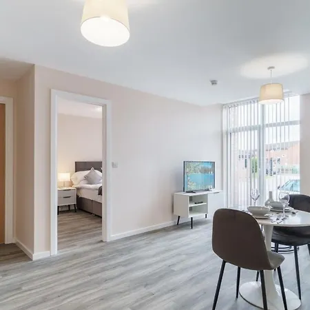 Modern 1 Bedroom - Sleeps 2 Apartment *