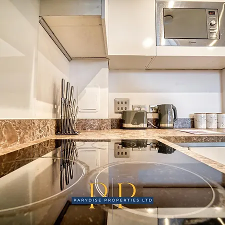 The Middlewood Plaza - By Parydise - Business Or Leisure Stays, Location, Sleeps 4, Salford * מנצ'סטר