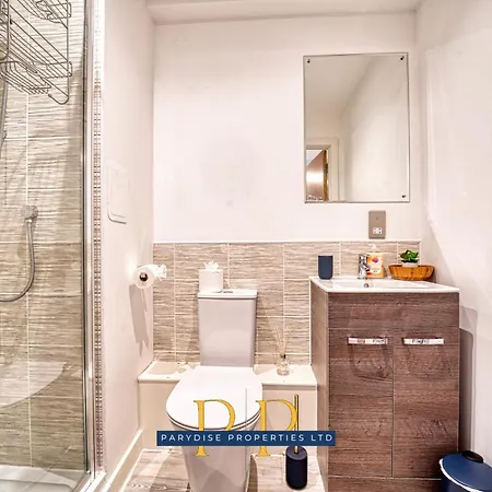 The Middlewood Plaza - By Parydise - Business Or Leisure Stays, Location, Sleeps 4, Salford דירה