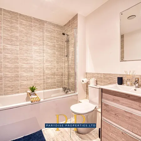 דירה The Middlewood Plaza - By Parydise - Business Or Leisure Stays, Location, Sleeps 4, Salford מנצ'סטר