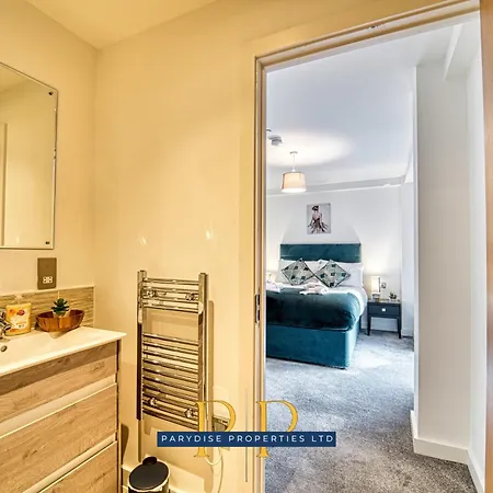 דירה The Middlewood Plaza - By Parydise - Business Or Leisure Stays, Location, Sleeps 4, Salford מנצ'סטר