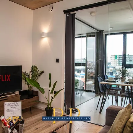 Mancunian Skyline Haven - Chic & Sleek 1-bed Near Deansgate And Centre - Ideal For Business & Leisure - By Parydise Apartman Manchester