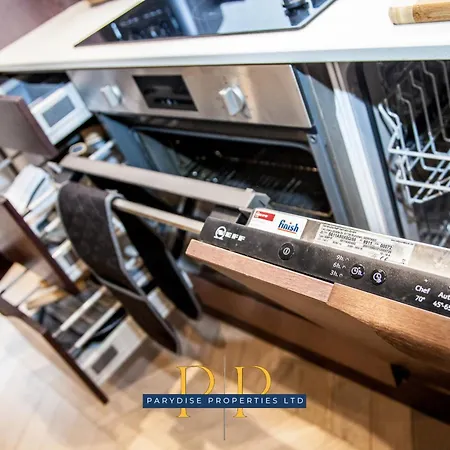 Manchester Skyview Suite - Luxury & Modern 1-Br Urban Stay By Parydise Properties Apartment *