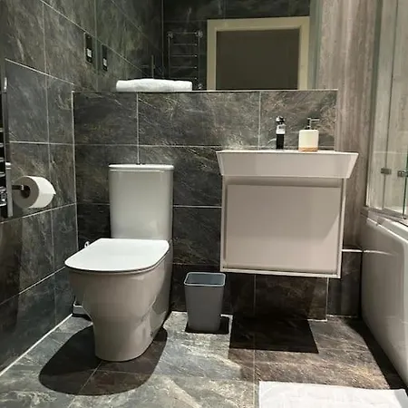 Luxury Arena By Cloud Suites דירה