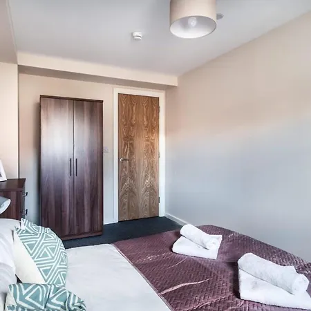 Spacious & Modern 2 Bed In Апартаменты