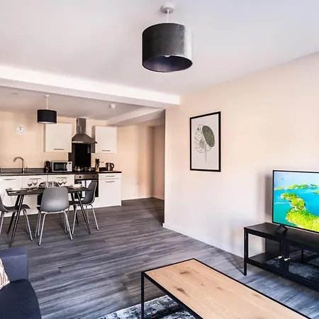 Spacious & Modern 2 Bed In Апартаменты *