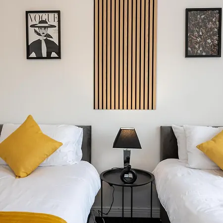 Comfy House - Sleeps 14 - 14 Min To Centre *