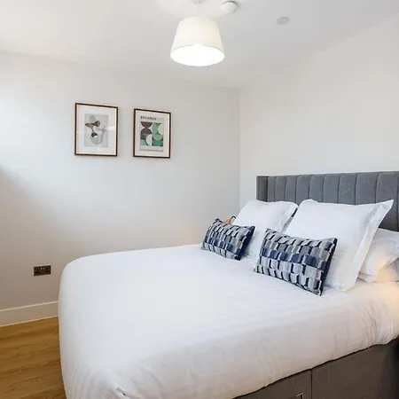 Two Bedroom Duplex * Manchester