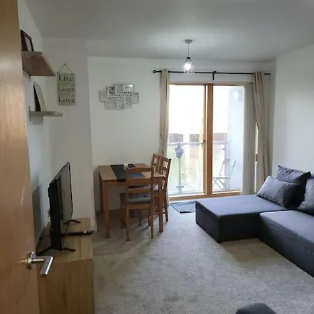 Delightful 2 Bedroom *