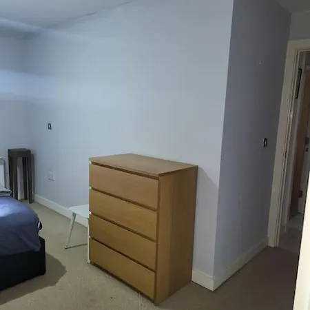 Apartment Delightful 2 Bedroom Manchester
