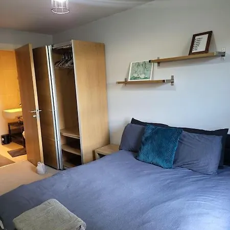 Apartment Delightful 2 Bedroom *