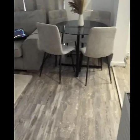 Apartamento Lovely 5br In Manchester. Close To The Mánchester