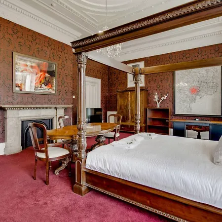 Luxury King Near Royal Hospital - Pass The Keys Apartman