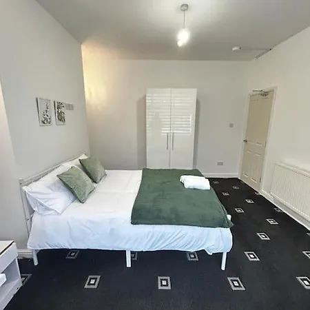 Lovely 5br In Manchester. Close To The Mánchester