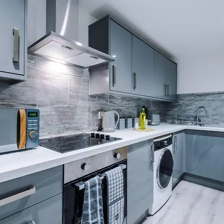The Ecclesian Deluxe Near Trafford Centre Eccles Train Station Appartement