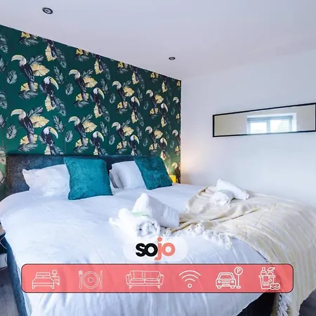 Apartment The Ecclesian Deluxe Near Trafford Centre Eccles Train Station Manchester
