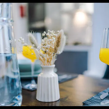 Apartamento Entire Cozy Apt, Prime Location & Free Parking