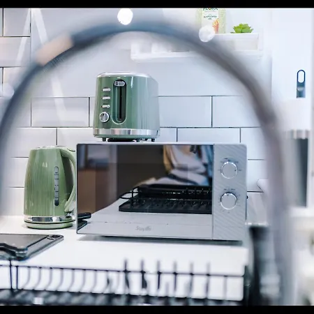 Daire Entire Cozy Apt, Prime Location & Free Parking Manchester