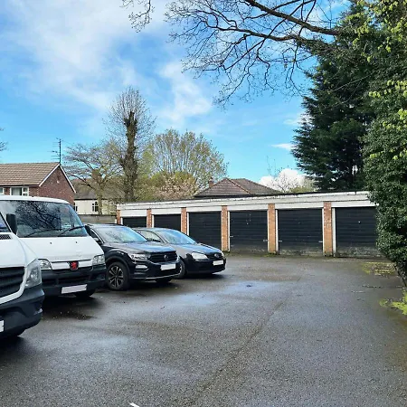 Entire Cozy Apt, Prime Location & Free Parking アパート