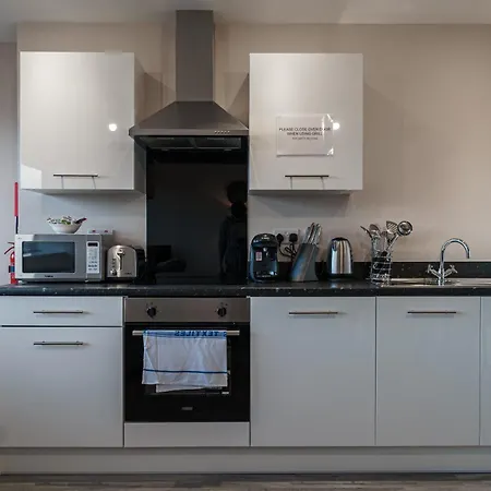 Apartment Modern Apartment, Free Parking For Two, Smart Tvs, Location