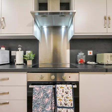 Apartment Stylish One-bedroom With Free Parking Sleeps 4 Manchester