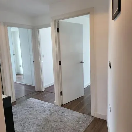 Spectacular 2 Bedroom
