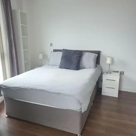Apartment Spectacular 2 Bedroom *