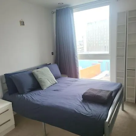Apartment Spectacular 2 Bedroom *