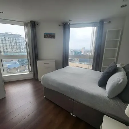 Spectacular 2 Bedroom