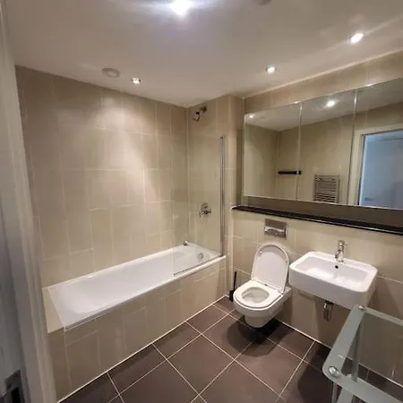 Apartment Spectacular 2 Bedroom *