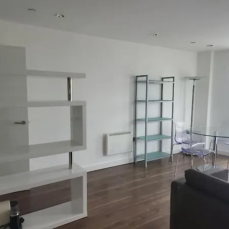 Spectacular 2 Bedroom