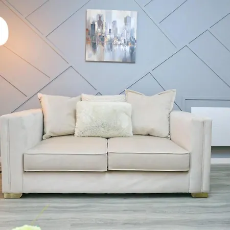 Pass The Keys New Build With Free Parking 1 Mile From Center