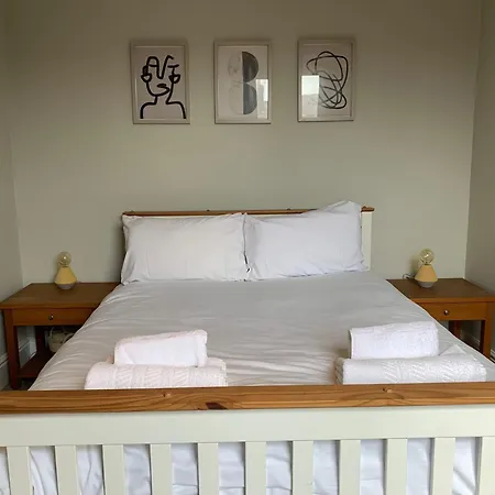 شقة Beautifully Styled 2br With Garden