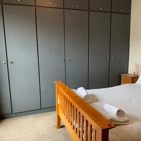 Apartment Beautifully Styled 2br With Garden Manchester