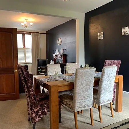 شقة Beautifully Styled 2br With Garden مانشستر