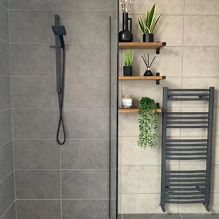 شقة Beautifully Styled 2br With Garden