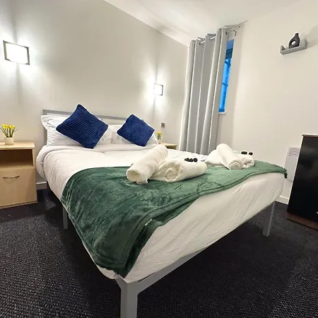 Free Gated Parking - Easy Access - Business Stays Manchester