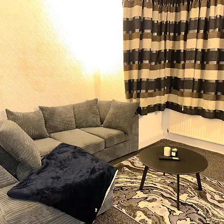 Contractor - Close To Hospital - Relocating Families Manchester