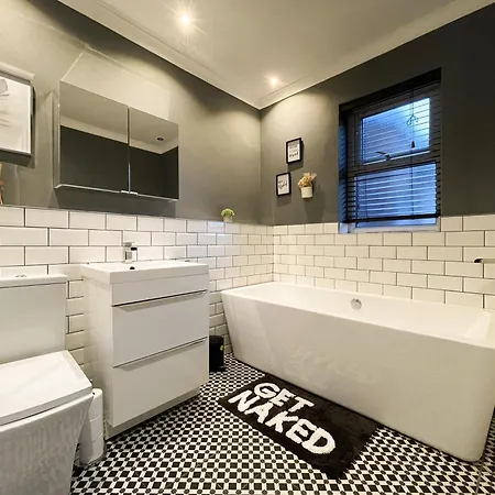 Holiday home Large House - Etihad Stadium - Contractors Manchester