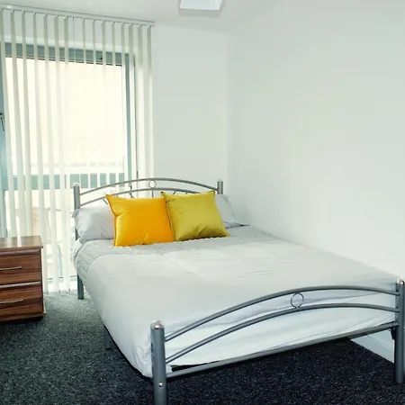 2 Bed Ensuite With Balcony And Free Onsite Secure Parking