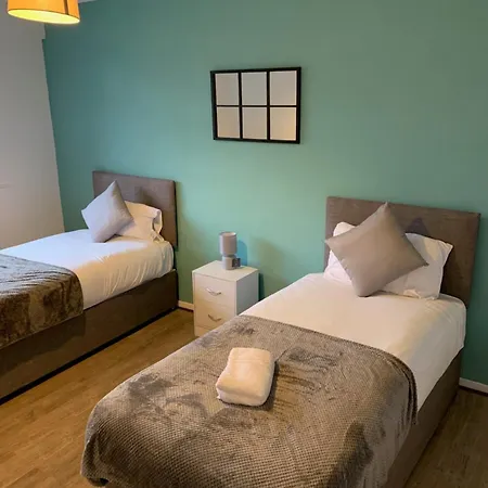 Holiday home Etihad Stadium - Contractor & Business *