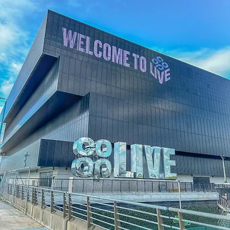 Royal At Coop Live Etihad, Sports Bed & Breakfast