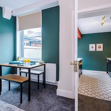 Ferienhaus Charming 3-bedroom House-salford Manchester