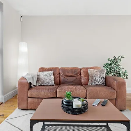 Fantastic, Modern 3 Bedroom House 맨체스터