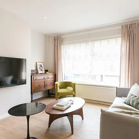 Spacious 4 Bedroom - Sleeps 8 *