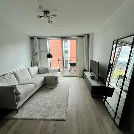 Gorgeous Luxury 2 Bed En-suite - Entire Apartament