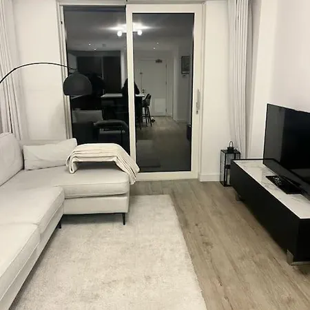 Gorgeous Luxury 2 Bed En-suite - Entire Manchester