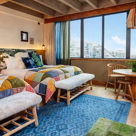 Ξενοδοχείο Treehouse 4*