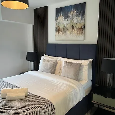 Prime 2 Bedroom With Rooftop Terrace *